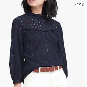 Banana Republic Women's Navy Eyelet Mock Neck Shirt Blouse. Size Small
